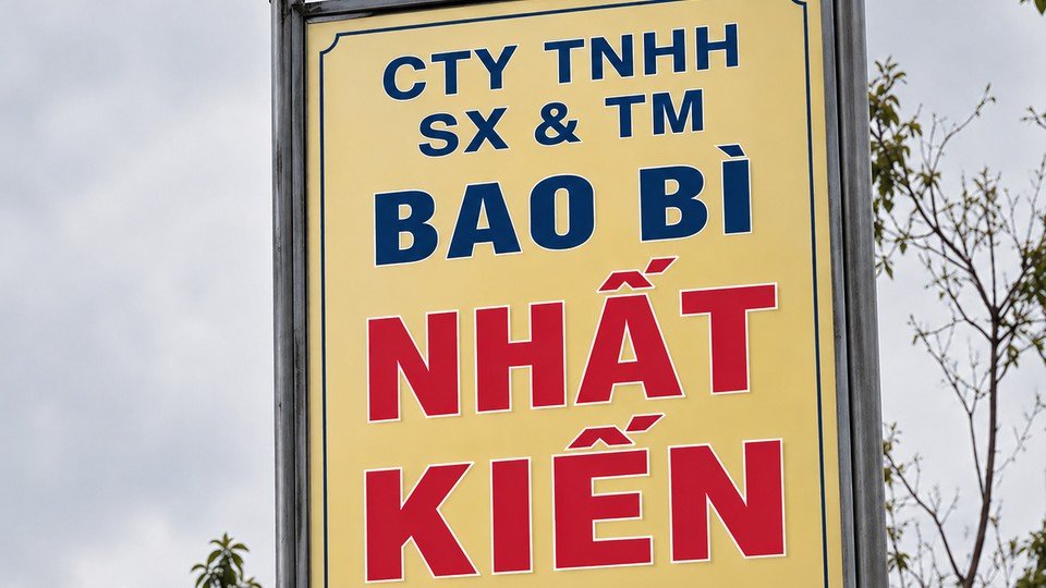 Bảng hiệu Công ty TNHH SX và TM Bao bì Nhất Kiến